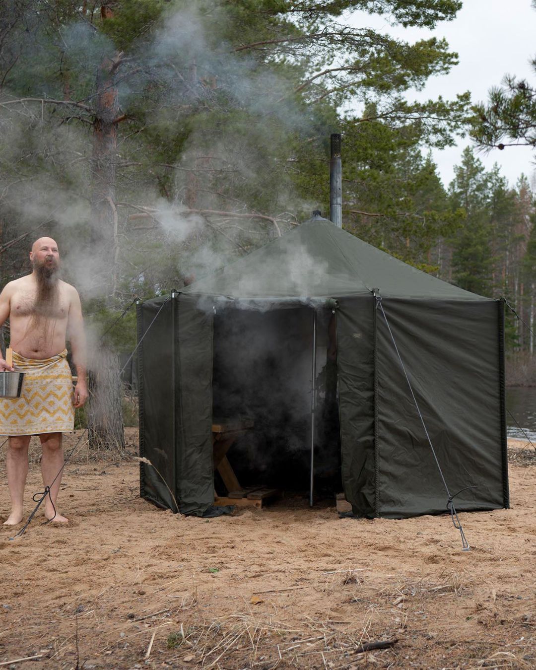 Sauna tents and stoves