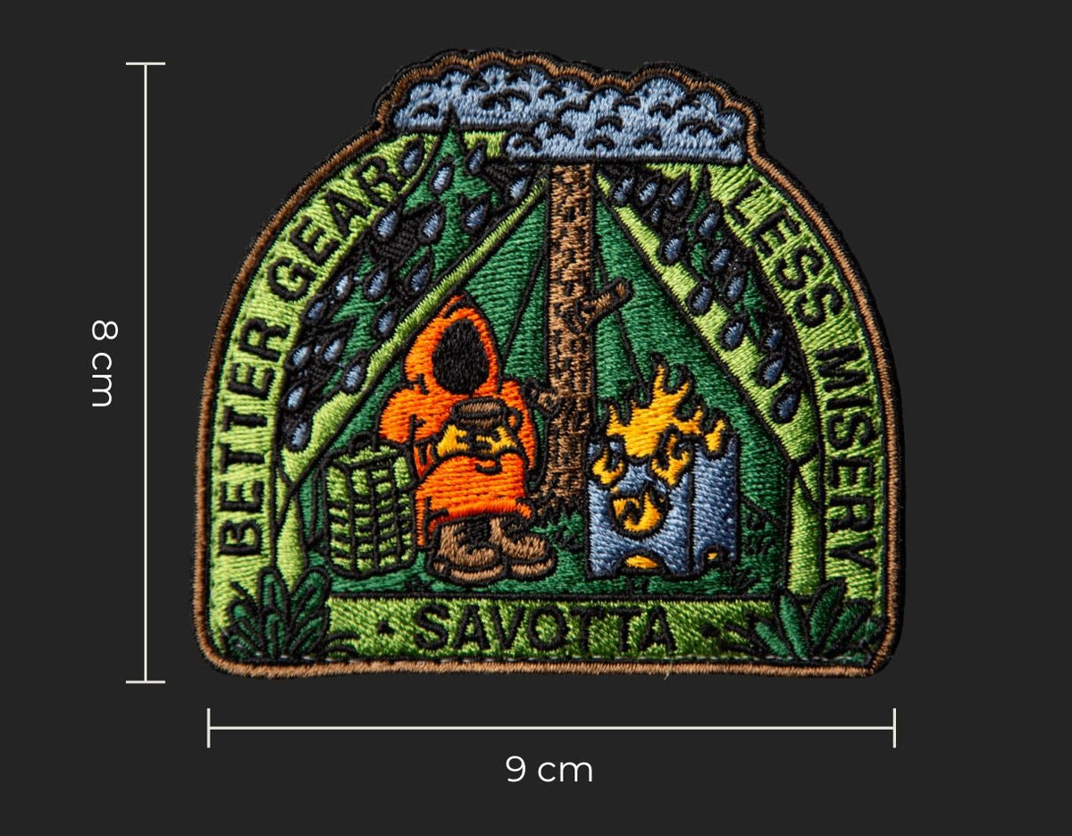 Savotta Better gear less misery patch technical image showing the measurements, that are 9 x 8 cm