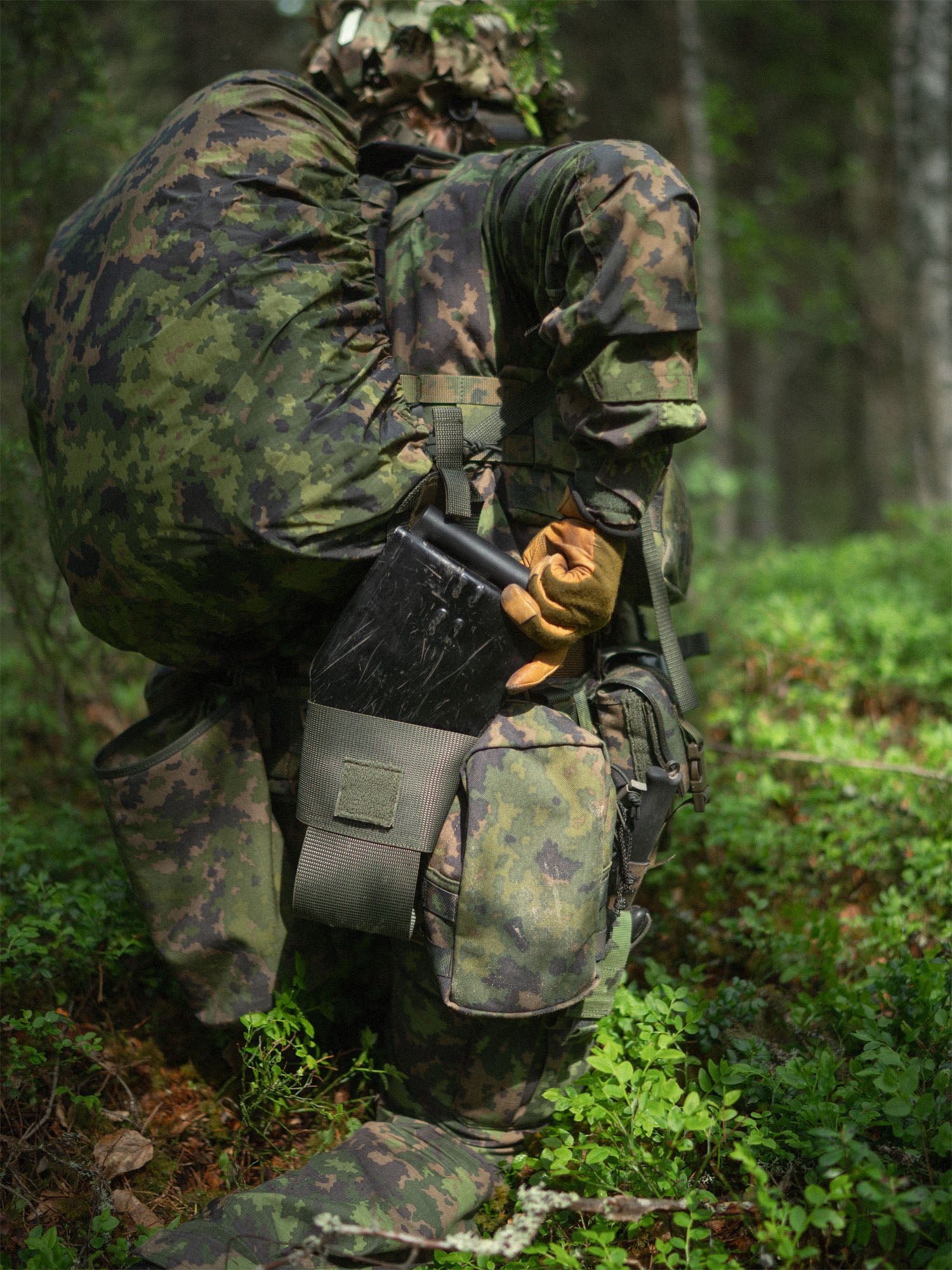 Trifold E-tool pouch