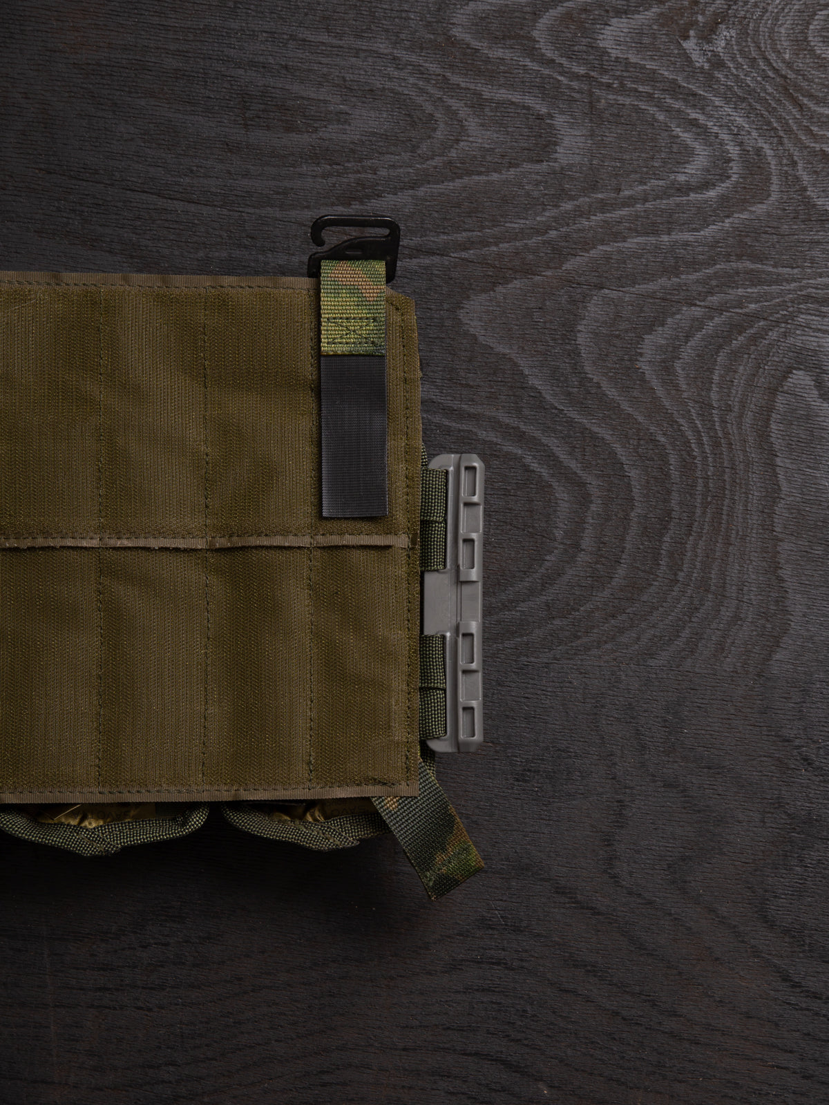 Close-up of a Savotta Varjelus PALS placard's possible Tubes-attachment