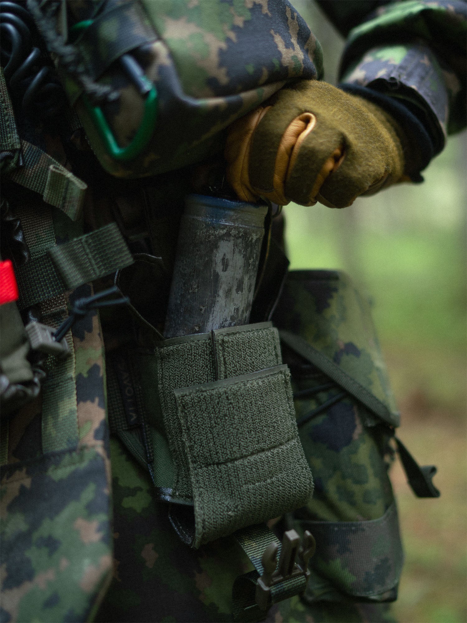 Frag-smoke pouch